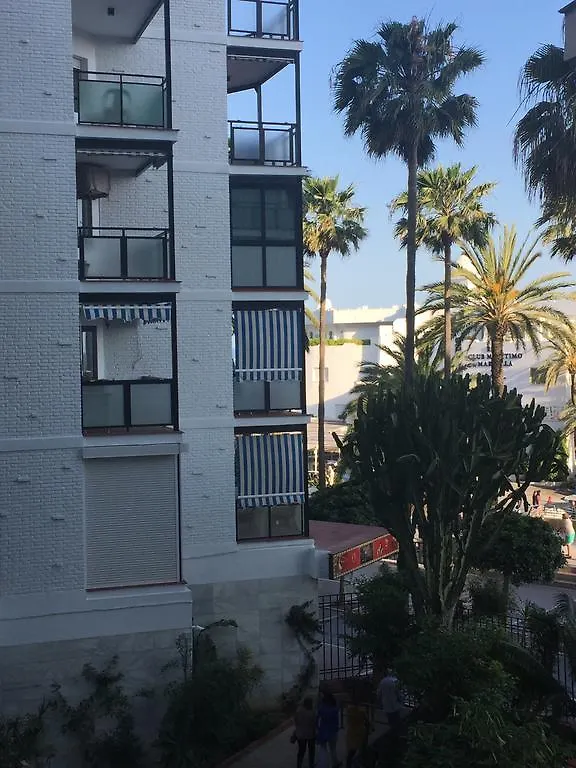 Valdecantos Beachfront Apartments